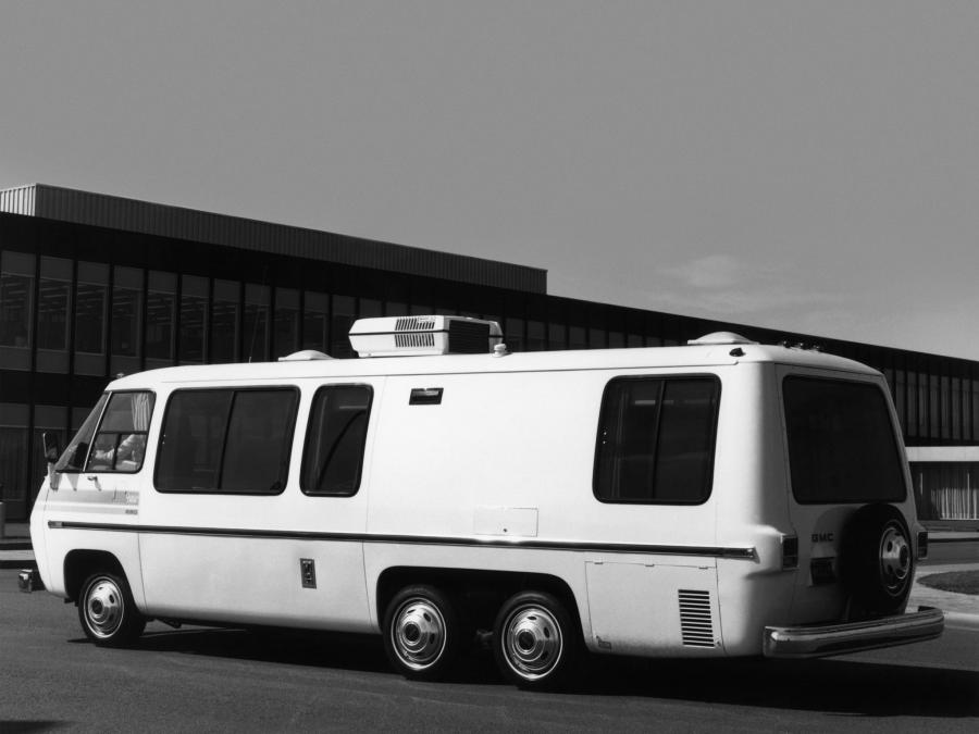  GMC Motorhome 1973 года  (фото 10 из 15)